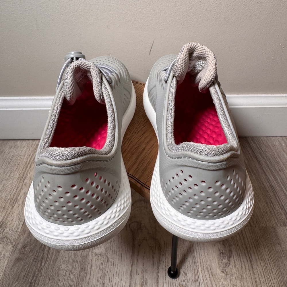 Crocs LiteRide Pacer Women’s Size 6 | Gray | Lightweight Comfort Sneakers - Picture 4 of 7